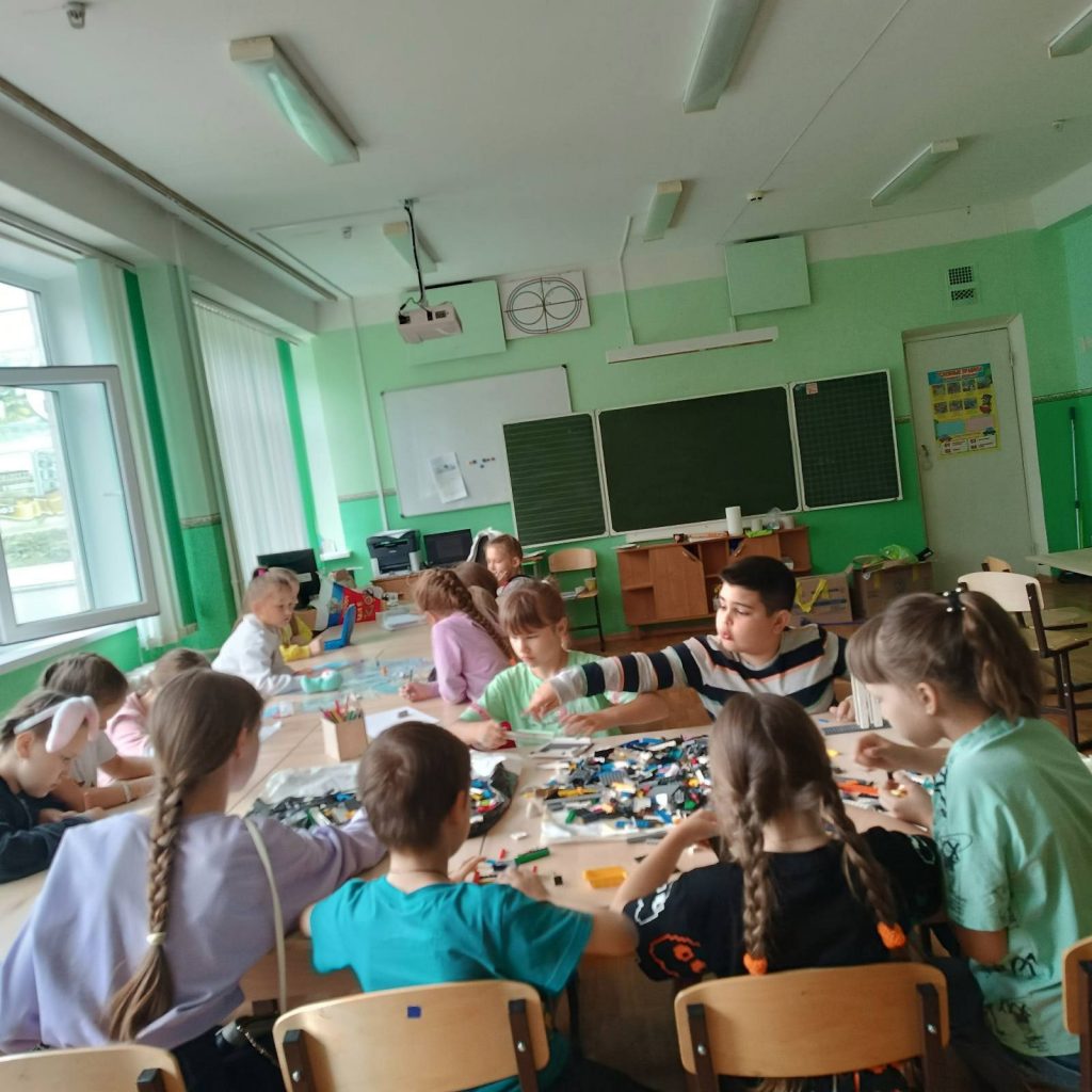 собираем из лего конструктора