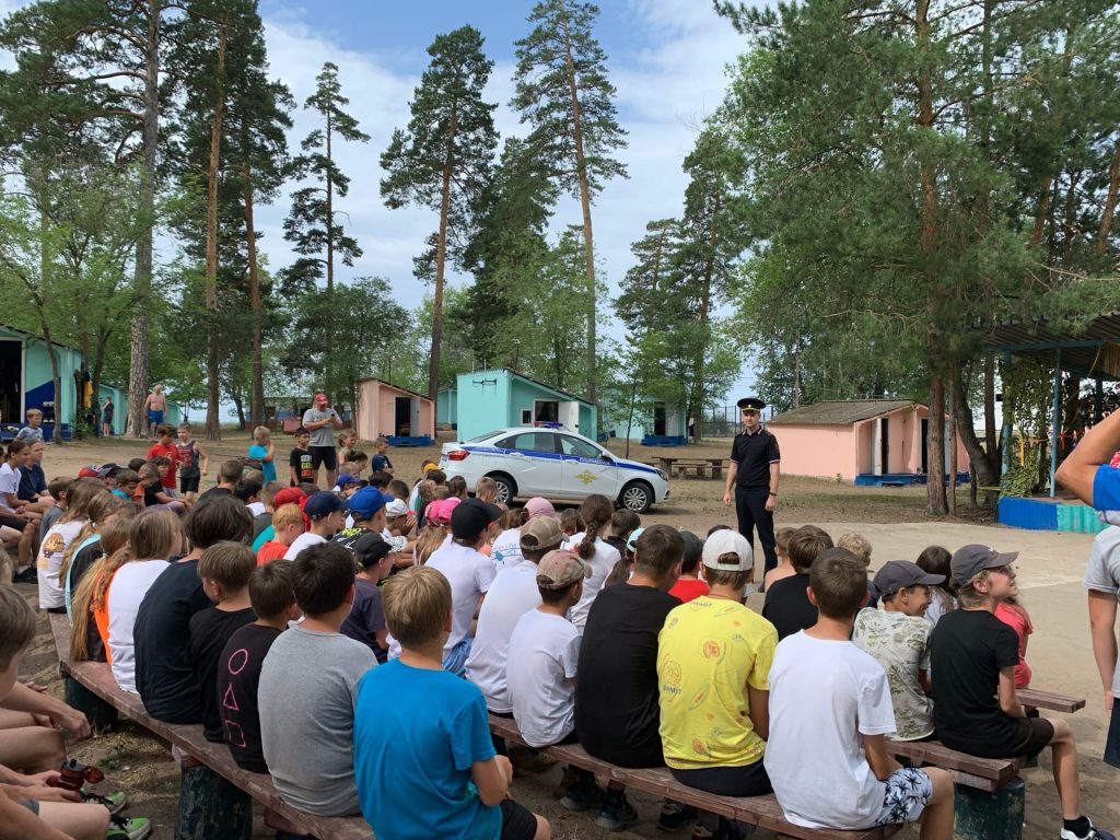 Беседа о правилах дородного движения с сотрудником ГИБДД города Тольятти!