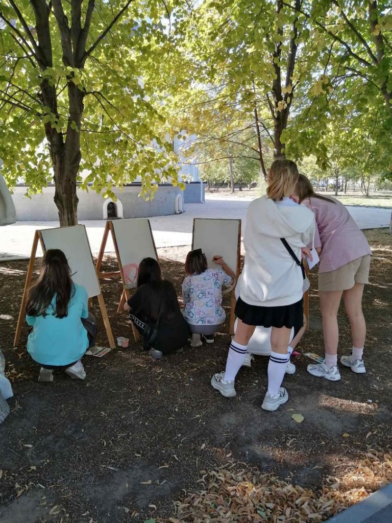 1 сентября Центр Гранит в сквере имени С. Ф.Жилкина